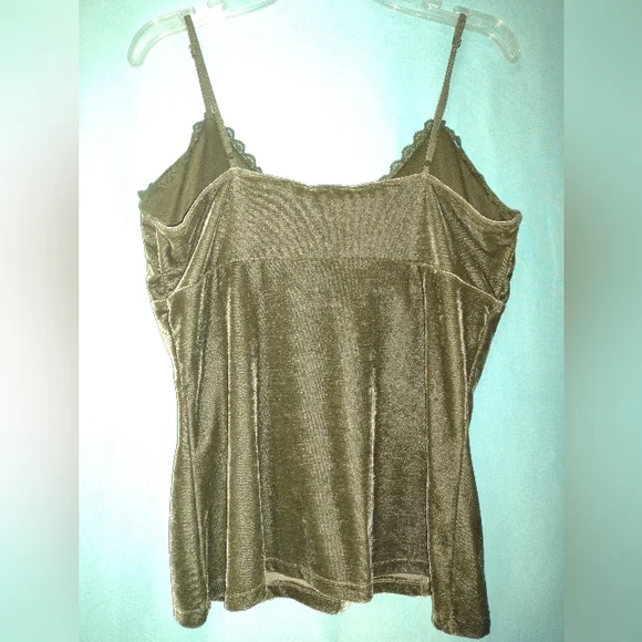 No Boundaries Olive Lace Trim Top - Picture 4 of 7